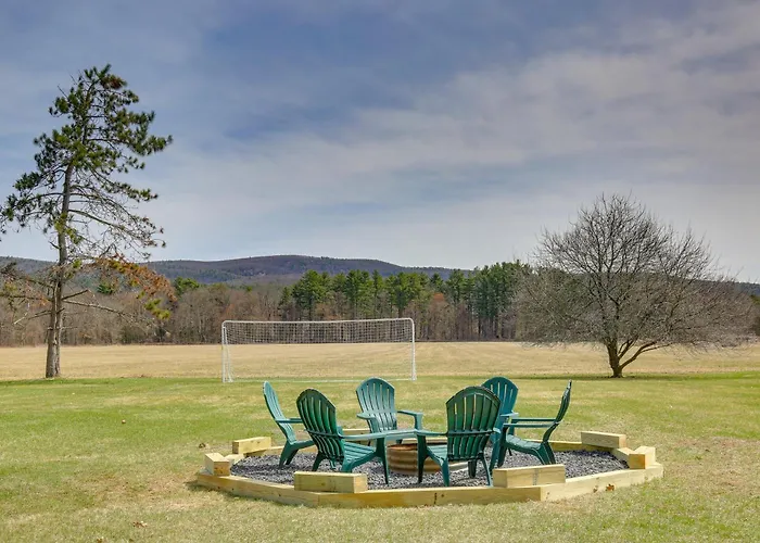 4 Mi To Great Barrington: Berkshires Retreat!